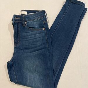 Women’s KanCan skinny jeans size 1/24